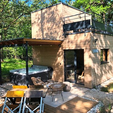 Cabane avec Spa Privatif à Jayac au Coeur du Périgord Noir