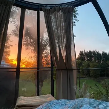 Nuit en Dôme près de Paray-le-Monial au Coeur du Brionnais en région Bourgogne Nuit en Dôme près de Paray-le-Monial au Coeur du Brionnais en région Bourgogne