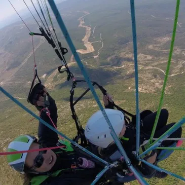 Digne-les-Bains, à 1h10 d'Aix-en-Provence, Bouches du Rhône (13) - Baptême en parapente Digne-les-Bains, à 1h10 d'Aix-en-Provence, Bouches du Rhône (13) - Baptême en parapente