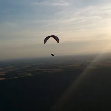 Baptême en Parapente près d&#39;Aix-en-Provence en région PACA et Corse