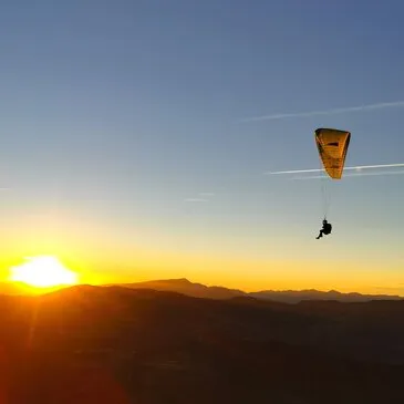 Réserver Baptême en parapente département Alpes de Haute Provence Réserver Baptême en parapente département Alpes de Haute Provence