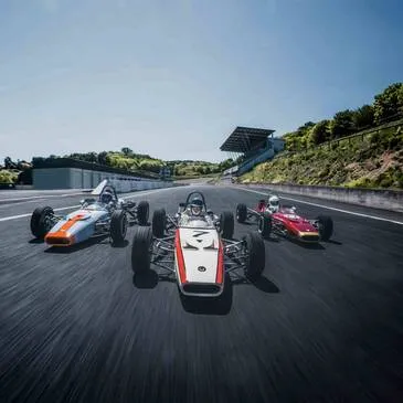 Stage de Pilotage Monoplace en région Auvergne Stage de Pilotage Monoplace en région Auvergne