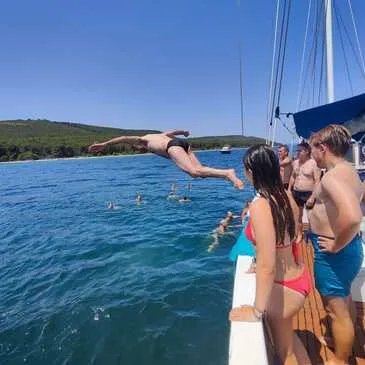 Balade en Voilier à Châteauneuf-les-Martigues - Figuerolles Balade en Voilier à Châteauneuf-les-Martigues - Figuerolles