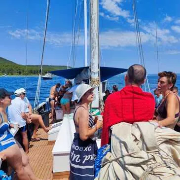 Châteauneuf-les-Martigues, à 30 minutes de Marseille, Bouches du Rhône (13) - Balade en bateau