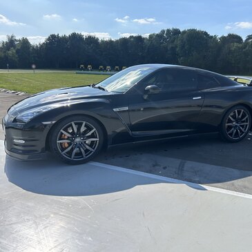 Stage Enfant en Nissan GTR près de Montpellier