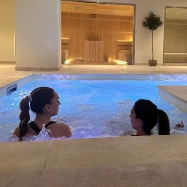 Détente avec Petit-déjeuner et Spa à Saint-Raphaël en région PACA et Corse Détente avec Petit-déjeuner et Spa à Saint-Raphaël en région PACA et Corse