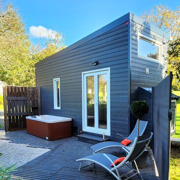 Nuit en Tiny House avec Jacuzzi Privatif à Saint-Jean-d&#39;Elle