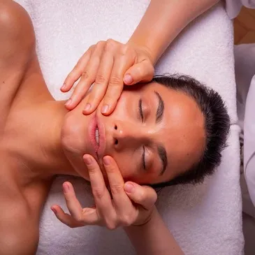 Spa et Soins avec Petit-Déjeuner à La Maison Rouge à Strasbourg Spa et Soins avec Petit-Déjeuner à La Maison Rouge à Strasbourg