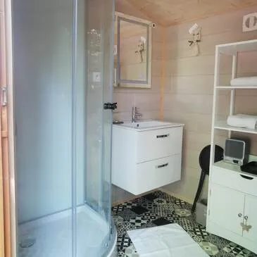 Weekend et Hébergement Insolite proche La Proiselière-et-Langle, à 15min de Luxeuil-les-Bains Weekend et Hébergement Insolite proche La Proiselière-et-Langle, à 15min de Luxeuil-les-Bains