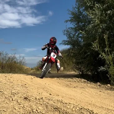 Stage de Moto Cross proche Vert-Saint-Denis, à 10 min de Melun Stage de Moto Cross proche Vert-Saint-Denis, à 10 min de Melun