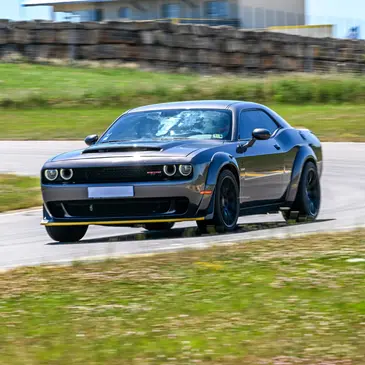 Baptême en Dodge Challenger - Circuit de Mirecourt Baptême en Dodge Challenger - Circuit de Mirecourt