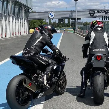 Sessions de Roulage Moto - Circuit de Mirecourt en région Lorraine Sessions de Roulage Moto - Circuit de Mirecourt en région Lorraine