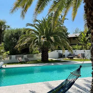 Cabane dans les Arbres avec Sauna près de Bayonne en région Aquitaine Cabane dans les Arbres avec Sauna près de Bayonne en région Aquitaine