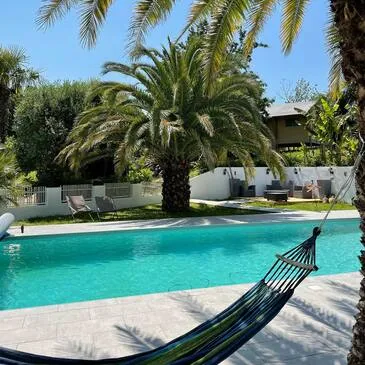 Weekend et Hébergement Insolite proche Bidache, à 30min de Bayonne Weekend et Hébergement Insolite proche Bidache, à 30min de Bayonne