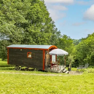 Nuit en Roulotte avec Bain Nordique près de Bayonne Nuit en Roulotte avec Bain Nordique près de Bayonne