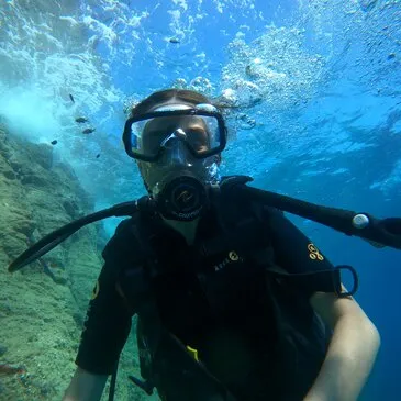 Baptême de Plongée dans les Calanques de l'Estérel Baptême de Plongée dans les Calanques de l'Estérel