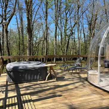 Nuit en Dôme avec Spa près de Saint-Cirq-Lapopie en région Midi-Pyrénées Nuit en Dôme avec Spa près de Saint-Cirq-Lapopie en région Midi-Pyrénées