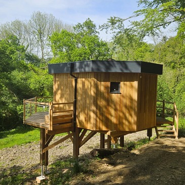 Cabane sur Pilotis à Savigny près de Saint-Lô