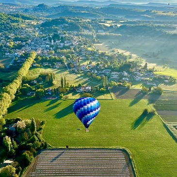 Vol en Montgolfière à Lourmarin - Les Villages du Luberon en région PACA et Corse Vol en Montgolfière à Lourmarin - Les Villages du Luberon en région PACA et Corse