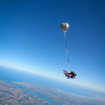 Aérodrome de Dinan-Trélivan, Côtes-d&#39;Armor (22) - Saut en parachute