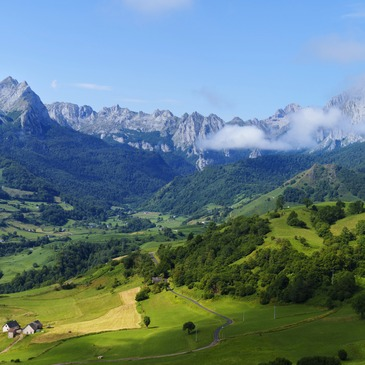 Aéroport de Pau-Pyrénées, Pyrénées atlantiques (64) - Baptême de l'air hélicoptère Aéroport de Pau-Pyrénées, Pyrénées atlantiques (64) - Baptême de l'air hélicoptère