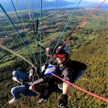 Baptême en Parapente à Sonnaz - Lac du Bourget Baptême en Parapente à Sonnaz - Lac du Bourget