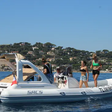 Balade en Bateau à Roquebrune-sur-Argens - Les Issambres en région PACA et Corse