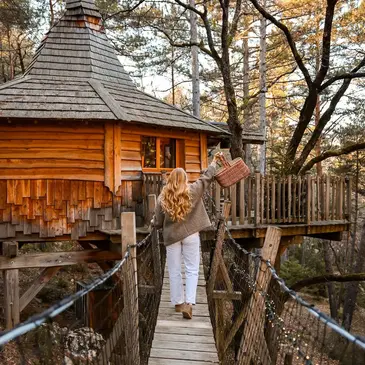 Cabane dans les Arbres avec Spa à Serres Cabane dans les Arbres avec Spa à Serres