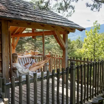 Cabane dans les Arbres avec Spa à Serres Cabane dans les Arbres avec Spa à Serres