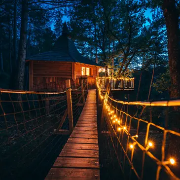 Cabane dans les Arbres avec Spa à Serres Cabane dans les Arbres avec Spa à Serres