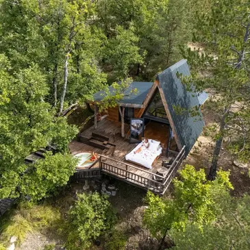 Cabane de Luxe dans les Arbres avec Spa à Serres Cabane de Luxe dans les Arbres avec Spa à Serres