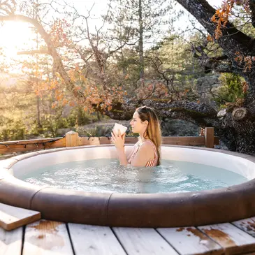 Cabane de Luxe dans les Arbres avec Spa à Serres en région PACA et Corse Cabane de Luxe dans les Arbres avec Spa à Serres en région PACA et Corse