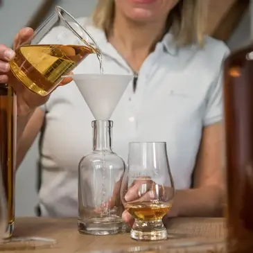 Atelier Assemblage de Whisky près de Lunéville Atelier Assemblage de Whisky près de Lunéville