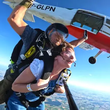 Saut en Parachute Tandem à Tours Saut en Parachute Tandem à Tours