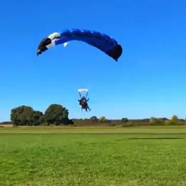 Saut en Parachute Tandem près de Châteauroux