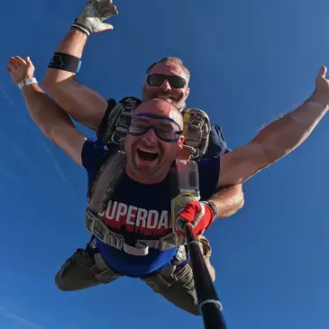 Saut en Parachute Tandem près de Châteauroux en région Centre