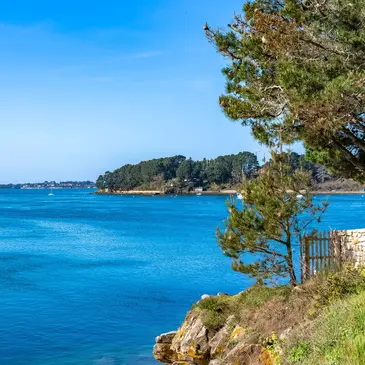 Initiation à la Voile à Larmor-Baden - La Baie de Quiberon en région Bretagne