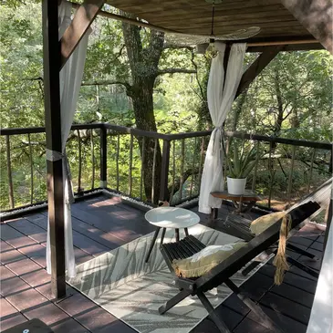 Cabane dans les Arbres avec Spa près du Bassin d'Arcachon en région Aquitaine Cabane dans les Arbres avec Spa près du Bassin d'Arcachon en région Aquitaine