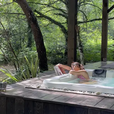 Weekend et Hébergement Insolite proche Origne, à 1h du Bassin d'Arcachon Weekend et Hébergement Insolite proche Origne, à 1h du Bassin d'Arcachon