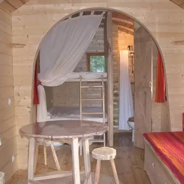 Nuit en Roulotte près de Granville en région Normandie Nuit en Roulotte près de Granville en région Normandie