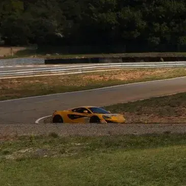 Stage Enfant en McLaren 540C au Circuit de Lohéac en région Bretagne