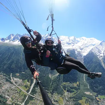 Baptême en Parapente face au Mont Blanc Baptême en Parapente face au Mont Blanc