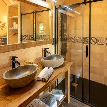 Les Pechs du Vers, à 30min de Cahors, Lot (46) - Weekend et Hébergement Insolite Les Pechs du Vers, à 30min de Cahors, Lot (46) - Weekend et Hébergement Insolite