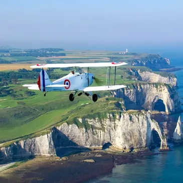 Baptême en ULM Biplan - Survol des Falaises d'Etretat Baptême en ULM Biplan - Survol des Falaises d'Etretat