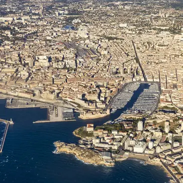 Initiation au Pilotage d'Avion Léger à Aix-en-Provence en région PACA et Corse Initiation au Pilotage d'Avion Léger à Aix-en-Provence en région PACA et Corse