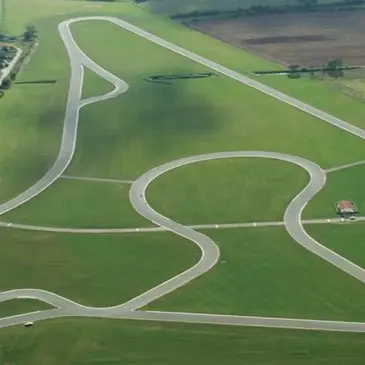 Circuit de Nevers-Magny-Cours, Nièvre (58) - Stage de Pilotage Berline Sportive Circuit de Nevers-Magny-Cours, Nièvre (58) - Stage de Pilotage Berline Sportive