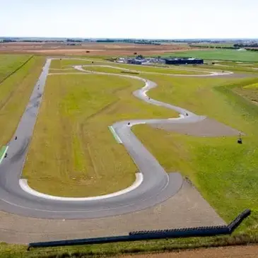 Stage de pilotage Ferrari proche Circuit de Fontenay-le-Comte