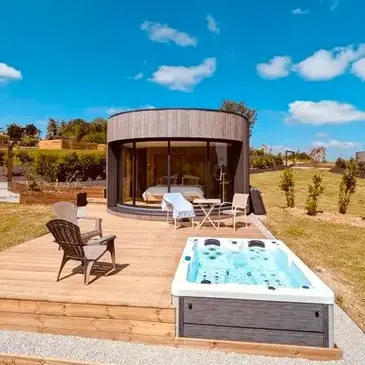 Nuit en Lodge de Luxe avec Spa à Amou près de Dax Nuit en Lodge de Luxe avec Spa à Amou près de Dax