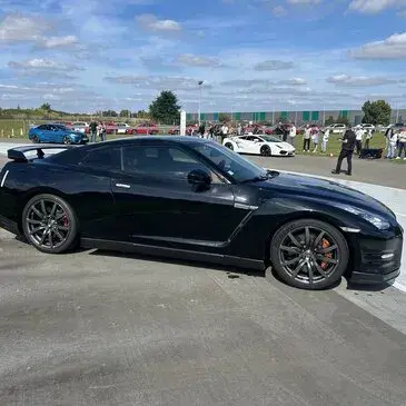 Stage Enfant en Nissan GTR - Circuit de l'Auxois-Sud Stage Enfant en Nissan GTR - Circuit de l'Auxois-Sud