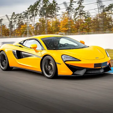 Stage en McLaren 540C - Circuit de Dijon-Prenois Stage en McLaren 540C - Circuit de Dijon-Prenois